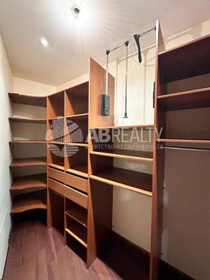 Продам многокомнатную квартиру, 1-й Неопалимовский пер, 8, Москва г