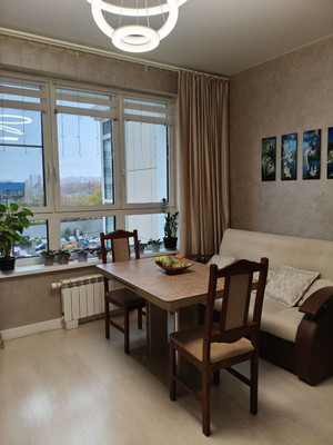 Продам двухкомнатную (2-комн.) квартиру, Ореховый б-р, 24к3, Москва г