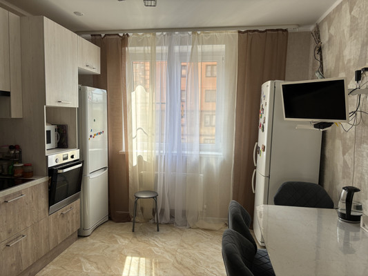 Продам трехкомнатную (3-комн.) квартиру, Хворостянского ул, 25, Новороссийск г