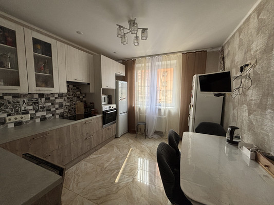 Продам трехкомнатную (3-комн.) квартиру, Хворостянского ул, 25, Новороссийск г