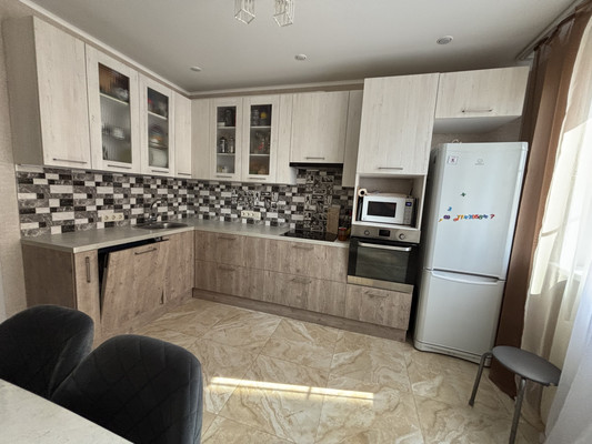 Продам трехкомнатную (3-комн.) квартиру, Хворостянского ул, 25, Новороссийск г