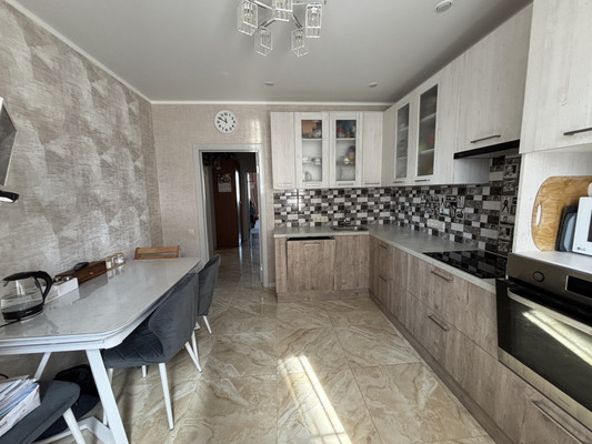 Продам трехкомнатную (3-комн.) квартиру, Хворостянского ул, 25, Новороссийск г