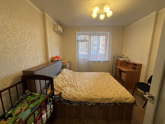 Продам трехкомнатную (3-комн.) квартиру, Хворостянского ул, 25, Новороссийск г