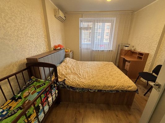 Продам трехкомнатную (3-комн.) квартиру, Хворостянского ул, 25, Новороссийск г
