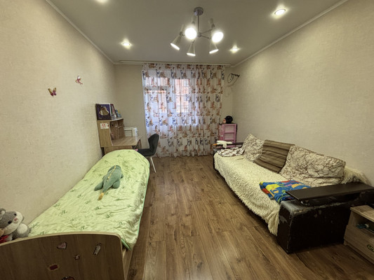 Продам трехкомнатную (3-комн.) квартиру, Хворостянского ул, 25, Новороссийск г