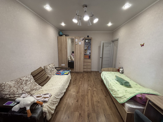 Продам трехкомнатную (3-комн.) квартиру, Хворостянского ул, 25, Новороссийск г