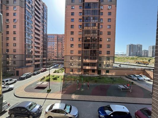 Продам трехкомнатную (3-комн.) квартиру, Хворостянского ул, 25, Новороссийск г