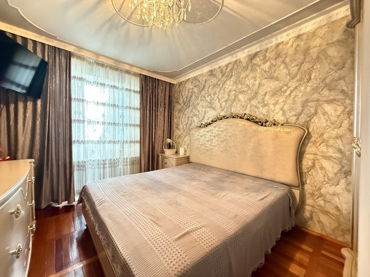 Продам трехкомнатную (3-комн.) квартиру, Калинина ул, 250, Нальчик г