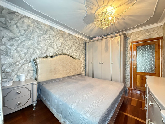 Продам трехкомнатную (3-комн.) квартиру, Калинина ул, 250, Нальчик г