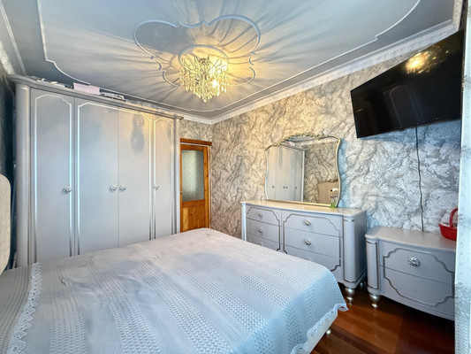 Продам трехкомнатную (3-комн.) квартиру, Калинина ул, 250, Нальчик г