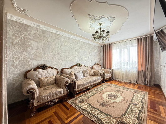 Продам трехкомнатную (3-комн.) квартиру, Калинина ул, 250, Нальчик г