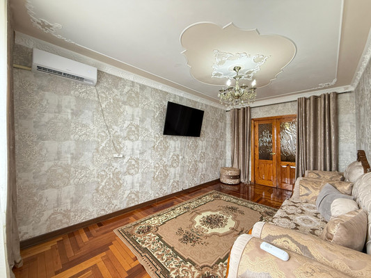 Продам трехкомнатную (3-комн.) квартиру, Калинина ул, 250, Нальчик г