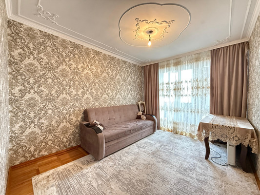 Продам трехкомнатную (3-комн.) квартиру, Калинина ул, 250, Нальчик г