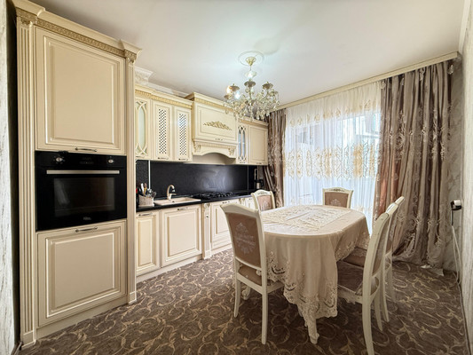 Продам трехкомнатную (3-комн.) квартиру, Калинина ул, 250, Нальчик г