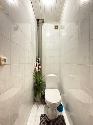 Продам трехкомнатную (3-комн.) квартиру, Калинина ул, 250, Нальчик г