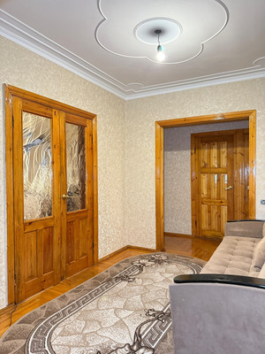 Продам трехкомнатную (3-комн.) квартиру, Калинина ул, 250, Нальчик г