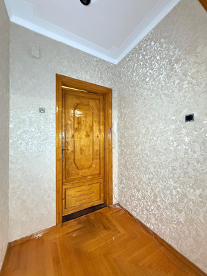 Продам трехкомнатную (3-комн.) квартиру, Калинина ул, 250, Нальчик г