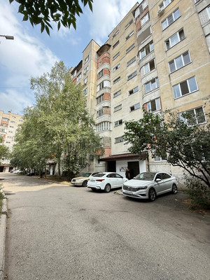 Продам трехкомнатную (3-комн.) квартиру, Калинина ул, 250, Нальчик г