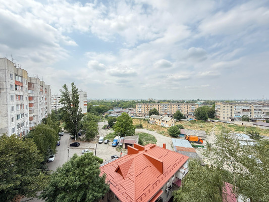 Продам трехкомнатную (3-комн.) квартиру, Калинина ул, 250, Нальчик г