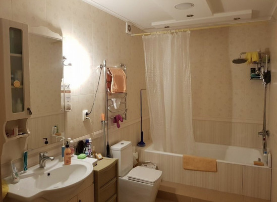 Продам трехкомнатную (3-комн.) квартиру, им. Константина Образцова пр-кт, 2/2, Краснодар г