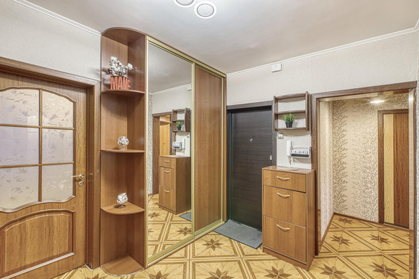 Продам многокомнатную квартиру, В мкр, 52, Троицк г