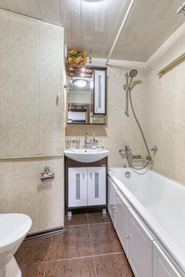 Продам многокомнатную квартиру, В мкр, 52, Троицк г