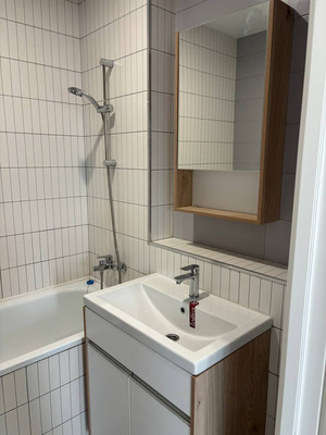 Продам двухкомнатную (2-комн.) , Опушка кв-л, 1к2, Юрлово д