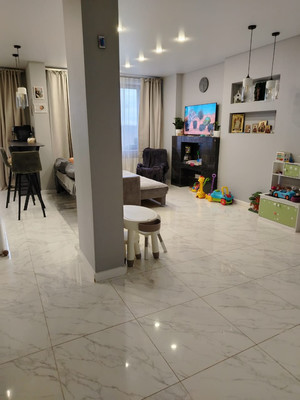 Продам трехкомнатную (3-комн.) квартиру, Пролетарская ул, 20Б, Апрелевка г