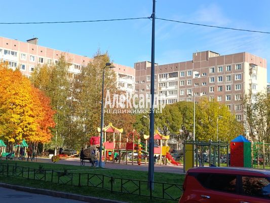 Продам двухкомнатную (2-комн.) квартиру, Комендантский пр-кт, 37к1, Санкт-Петербург г