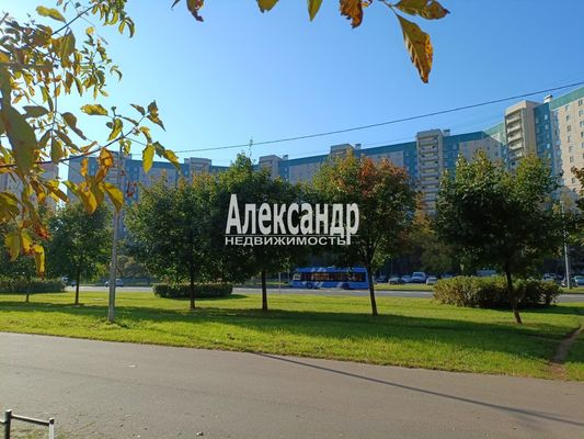 Продам двухкомнатную (2-комн.) квартиру, Комендантский пр-кт, 37к1, Санкт-Петербург г