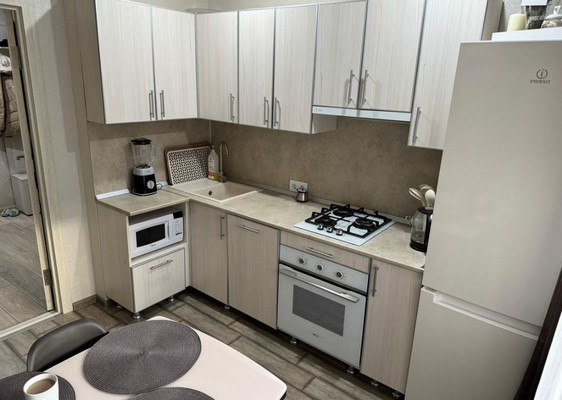 Продам двухкомнатную (2-комн.) квартиру, Дружбы ул, 8, Парковый п