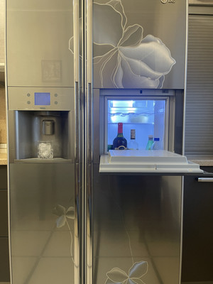 Продам трехкомнатную (3-комн.) квартиру, Димитрова ул, 41к1, Санкт-Петербург г