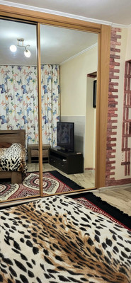 Продам трехкомнатную (3-комн.) квартиру, Звездная (Хостинский р-н) ул, 1, Сочи г