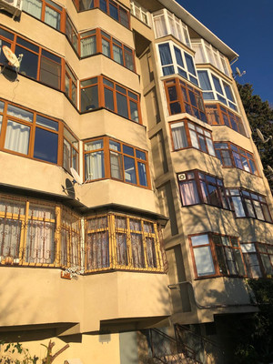 Продам трехкомнатную (3-комн.) квартиру, Учительская (Хостинский р-н) ул, 18в, Сочи г