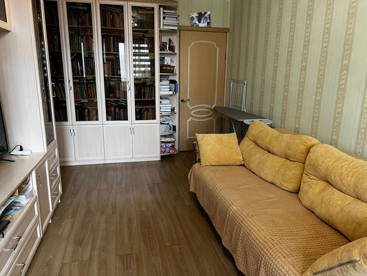 Продам трехкомнатную (3-комн.) квартиру, Мичуринский пр-кт, 54к3, Москва г