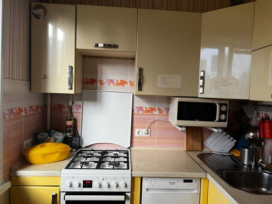 Продам трехкомнатную (3-комн.) квартиру, Мичуринский пр-кт, 54к3, Москва г