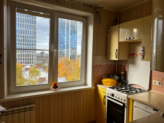 Продам трехкомнатную (3-комн.) квартиру, Мичуринский пр-кт, 54к3, Москва г
