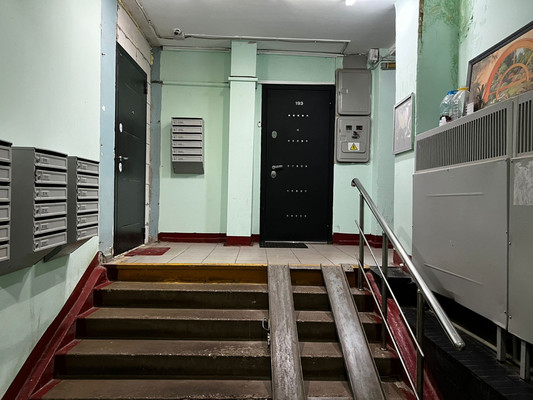 Продам трехкомнатную (3-комн.) квартиру, Мичуринский пр-кт, 54к3, Москва г