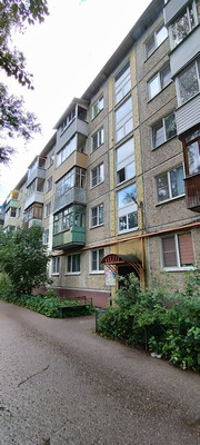 Продам двухкомнатную (2-комн.) квартиру, Попова ул, 3к3, Великий Новгород г