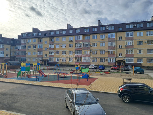 Продам однокомнатную (1-комн.) квартиру, Кириченко ул, 7к5, Горячий Ключ г