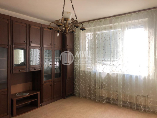 Продам трехкомнатную (3-комн.) квартиру, Кленовый б-р, 13к1, Москва г