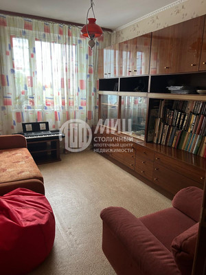 Продам трехкомнатную (3-комн.) квартиру, Кленовый б-р, 13к1, Москва г