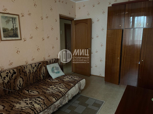 Продам трехкомнатную (3-комн.) квартиру, Кленовый б-р, 13к1, Москва г