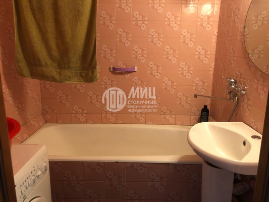 Продам трехкомнатную (3-комн.) квартиру, Кленовый б-р, 13к1, Москва г