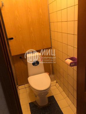 Продам трехкомнатную (3-комн.) квартиру, Кленовый б-р, 13к1, Москва г