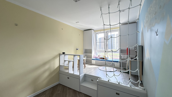 Продам трехкомнатную (3-комн.) квартиру, Куприна пр-кт, 38к1, Сосенское п