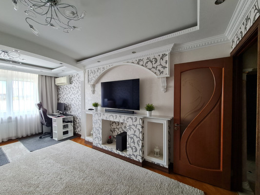 Продам трехкомнатную (3-комн.) квартиру, Рождественская Набережная ул, 51, Краснодар г