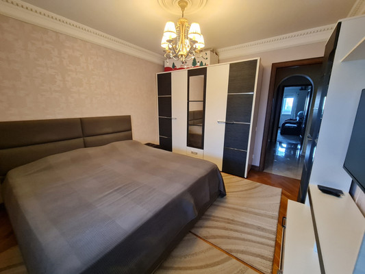 Продам трехкомнатную (3-комн.) квартиру, Рождественская Набережная ул, 51, Краснодар г