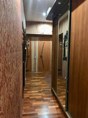 Продам трехкомнатную (3-комн.) квартиру, 20-я В.О. линия, 3А, Санкт-Петербург г