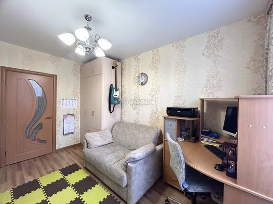 Продам двухкомнатную (2-комн.) квартиру, Центральная ул, 4, Пуршево д
